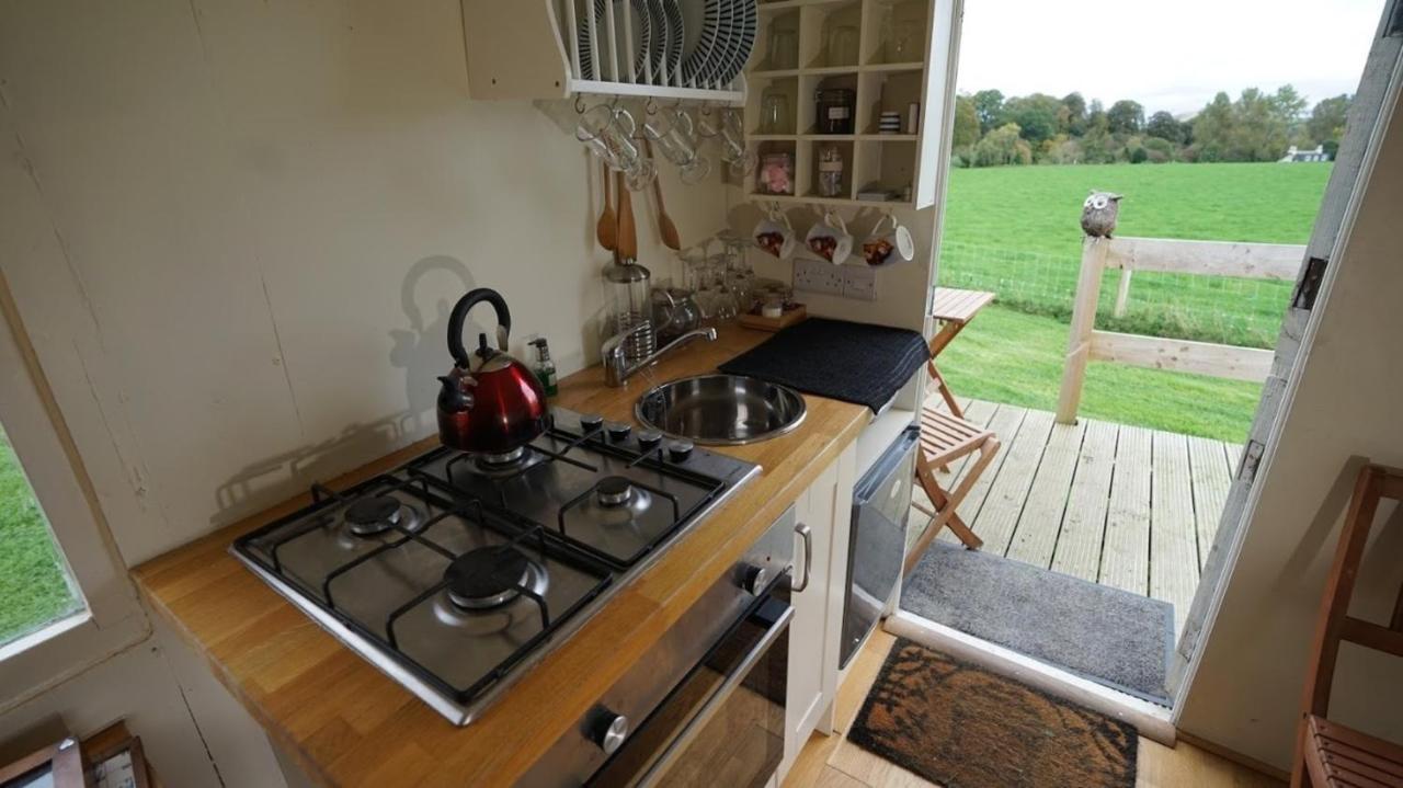 Shepherd'S Hut Westcote Villa Hawick Exterior photo