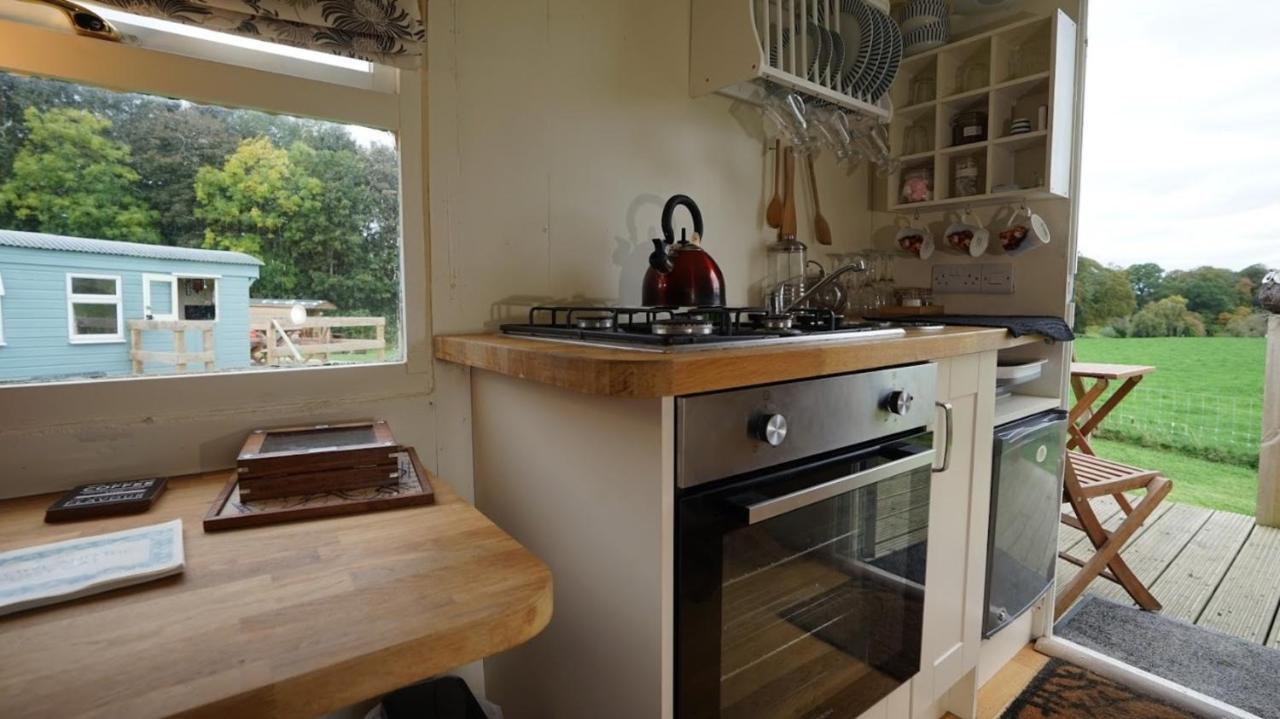 Shepherd'S Hut Westcote Villa Hawick Exterior photo